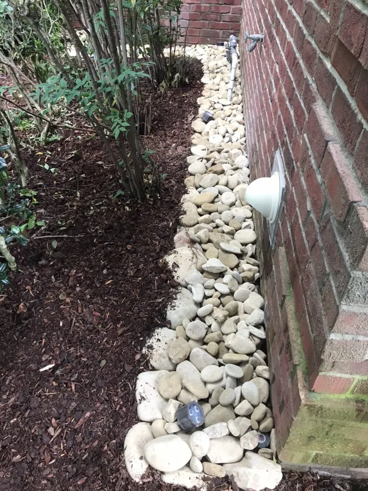 Affordable yard maintenance in Franklin, TN by Mr Chavez Landscaping