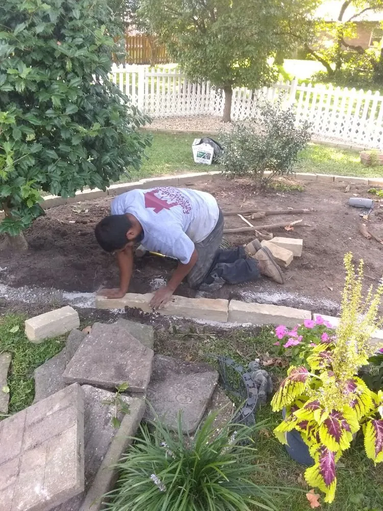 Professional outdoor landscaping in Collinsville, IL by Mr Construction & Landscape