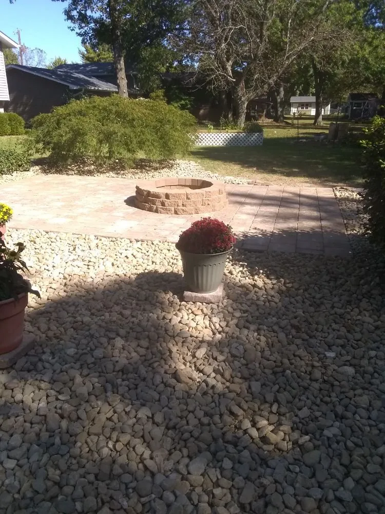 Expert lawn mowing service in Collinsville, IL - Mr Construction & Landscape