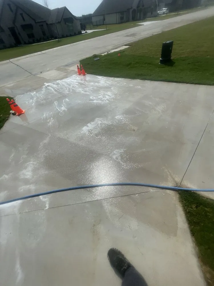 Expert yard cleanup service in Duncanville, TX by Mr C’s Home Care