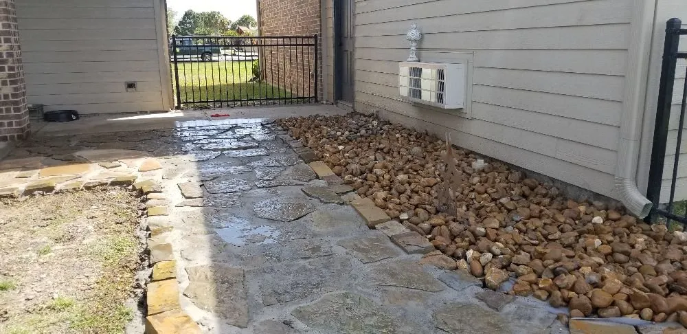 Top-rated yard cleanup service experts serving Santa Fe, TX - Mr Green Lawn Services