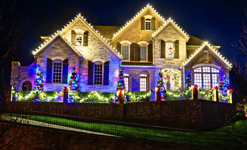 Affordable yard maintenance for residential properties in LaFollette, TN by Mr Green Thumbs