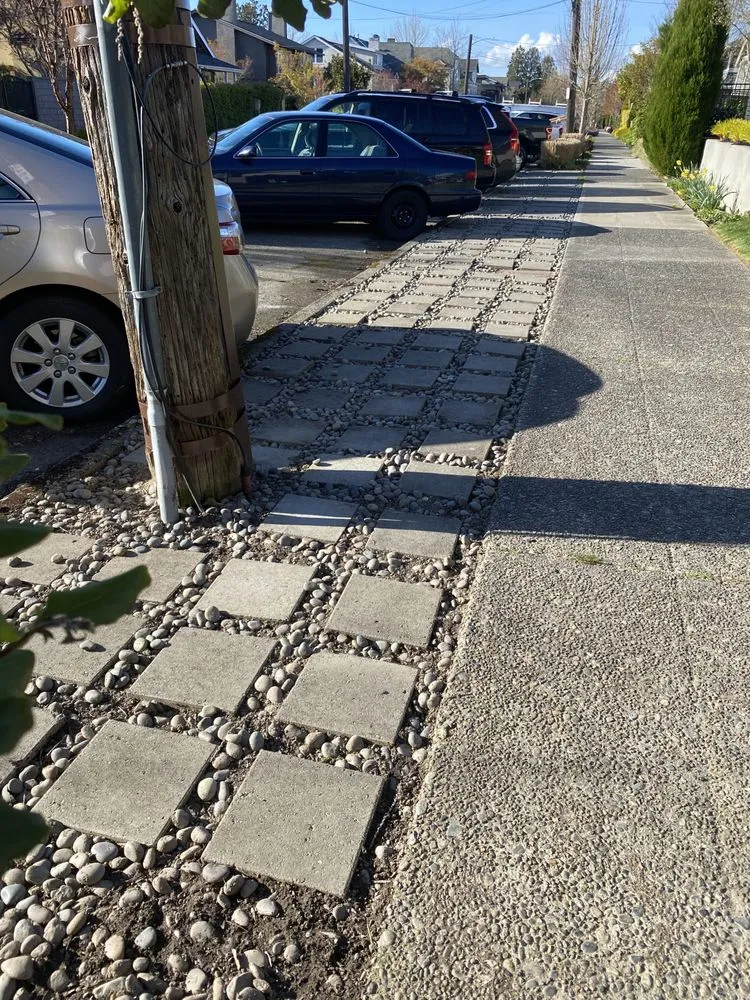 Affordable lawn care service in Des Moines, WA by Mr. Ho's Gardening & Landscaping