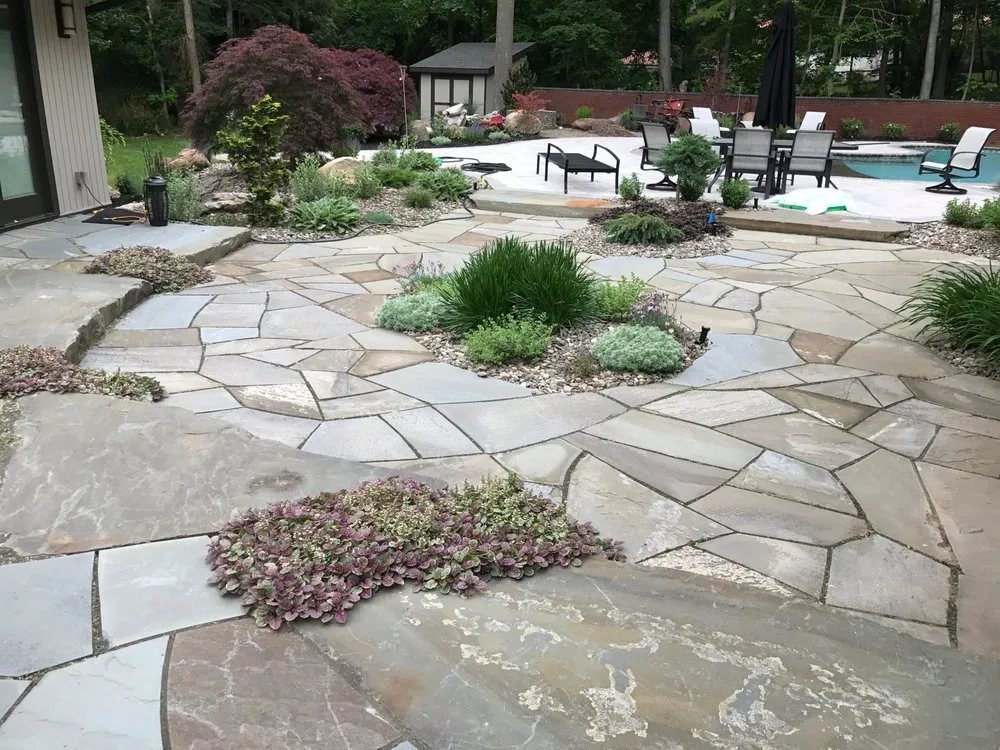 Professional yard maintenance experts serving Chestnut Ridge, NY - Mr. Landscape