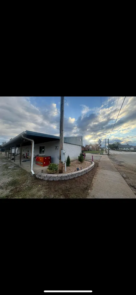 Expert garden landscaping for homes in Farmington, MO by M&R Landscaping Services