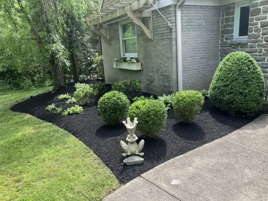 M&R Landscaping Logo