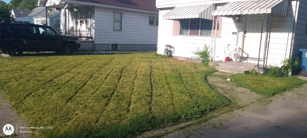 Expert garden landscaping for homes in Toledo, OH by Mr. LAWN & Garden