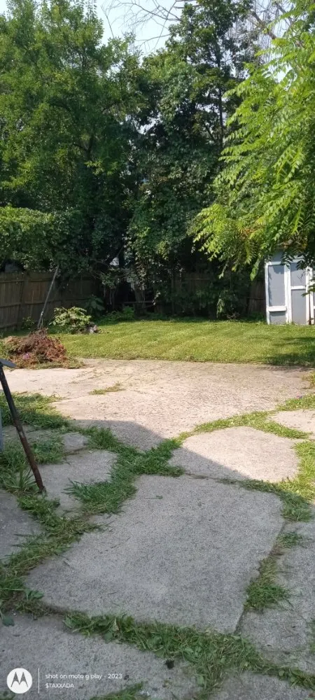 Custom outdoor landscaping in Toledo, OH by Mr. LAWN & Garden