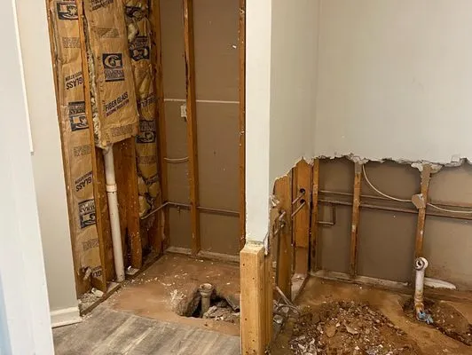 MR Lawn&Home Improvement Logo