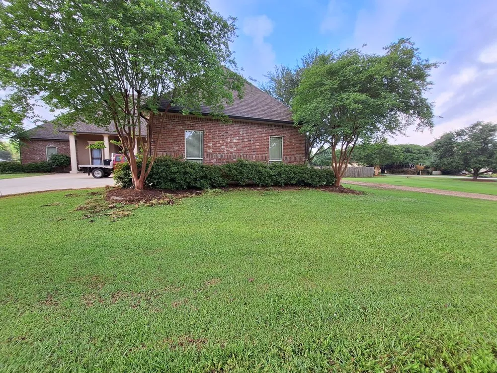 Expert residential landscaping in Ponchatoula, LA by Mr Manicure