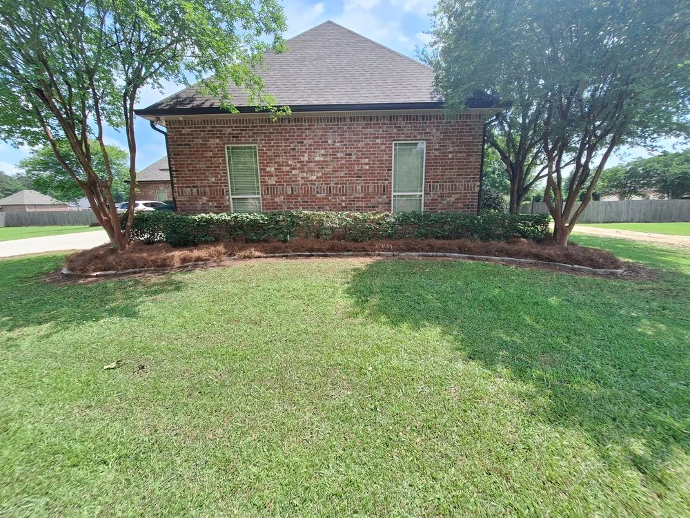 Local lawn care service near you in Ponchatoula, LA by Mr Manicure