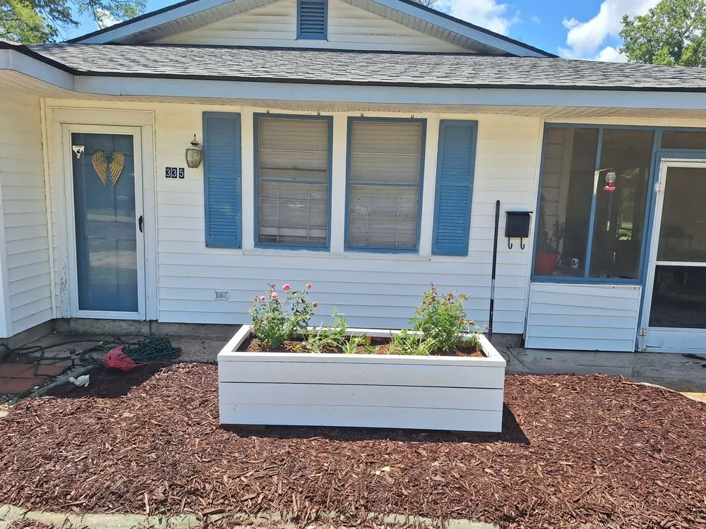 Custom yard cleanup service in Ponchatoula, LA - Mr Manicure