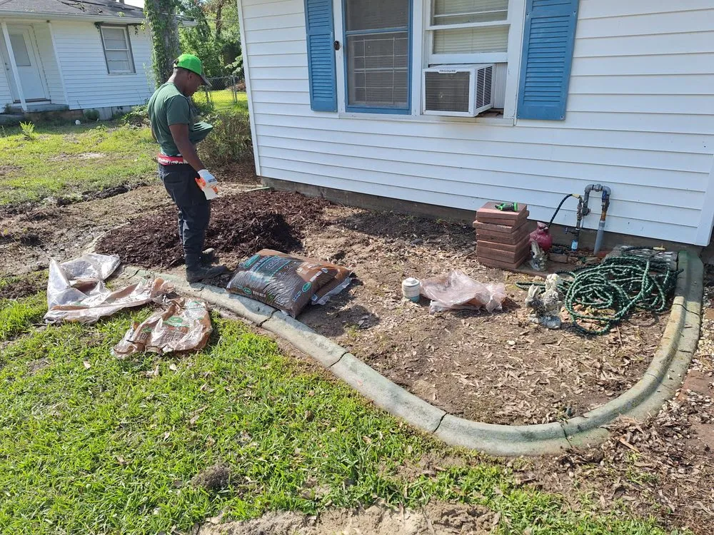Top-rated yard cleanup service experts serving Ponchatoula, LA - Mr Manicure