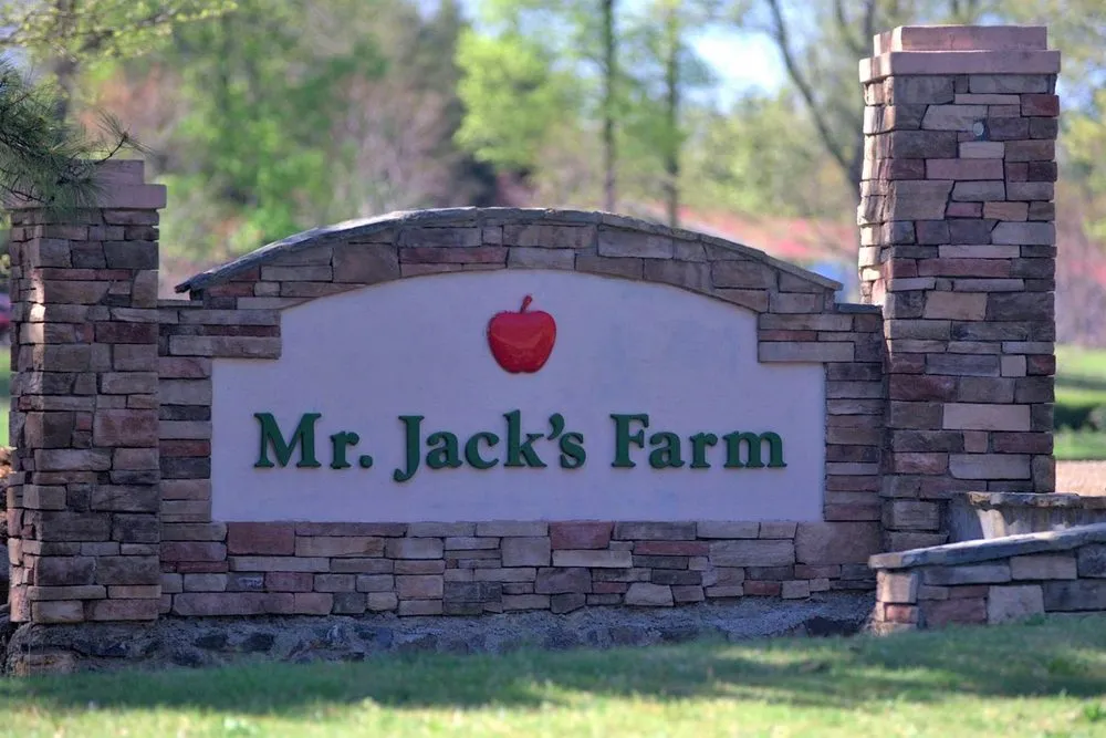 Reliable garden landscaping near you in Charlotte, NC by Mr Martini's Tree Farm