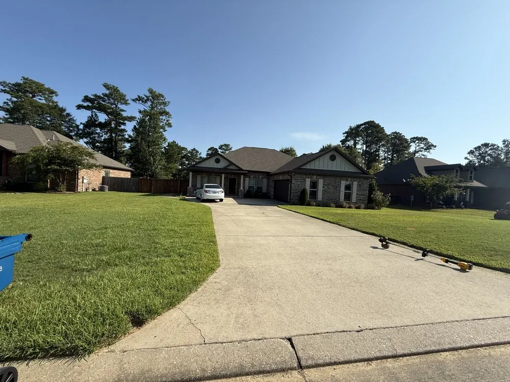 Affordable lawn care service experts serving Collins, MS - Mr Mendit