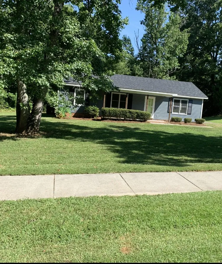 Expert landscaping services experts serving Charlotte, NC - Mr. Mowbile Lawn Care