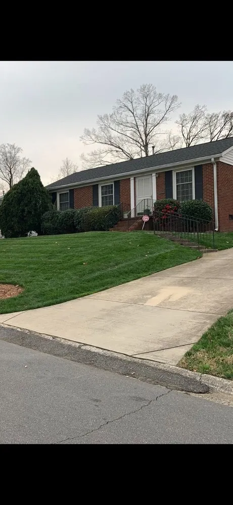 Expert landscaping services in Charlotte, NC by Mr. Mowbile Lawn Care