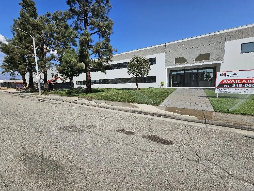 Affordable yard maintenance for residential properties across La Habra, CA - MR. Ortiz Landscaping