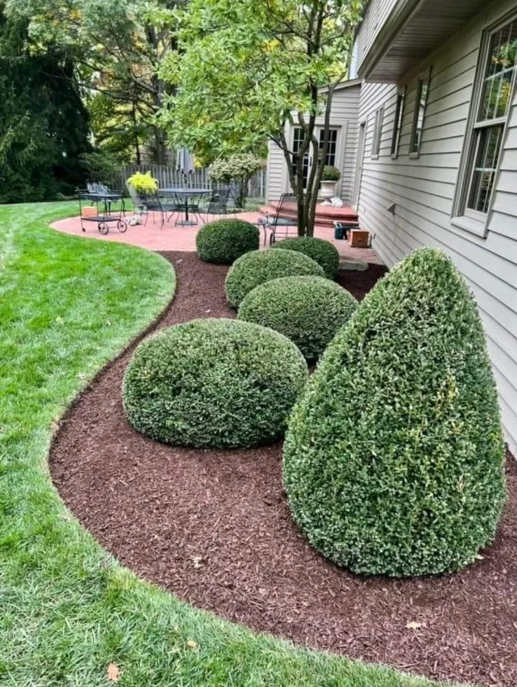 Top-rated lawn mowing service experts serving Kenosha, WI - Mr Pancho Diaz Landscaping