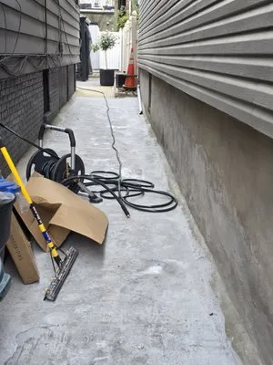 Mr peart landscaping & construction services Logo