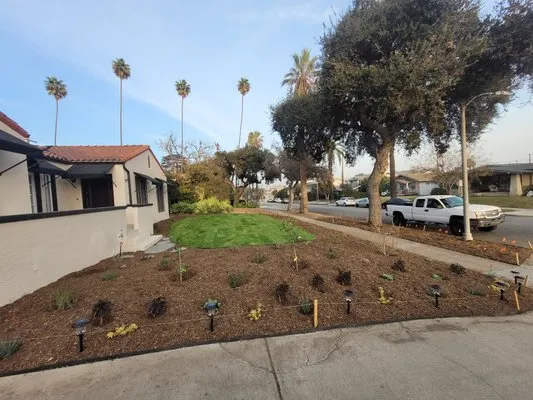 M&R Perez Landscaping Logo