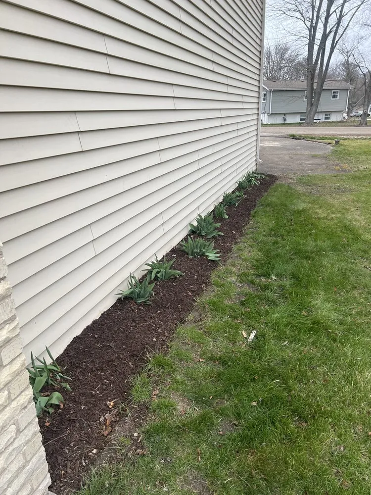 Affordable garden landscaping experts serving Aurora, IL - Mr Power wash and landscaping