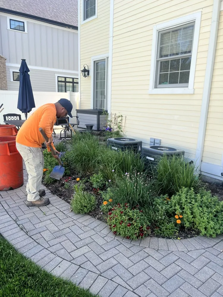 Affordable residential landscaping for beautiful yards across Aurora, IL - Mr Power wash and landscaping
