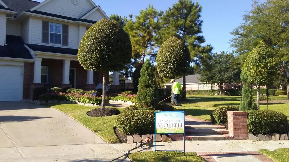 Trusted outdoor landscaping for homes in Houston, TX by Mr. Rodriguez Lawn Services
