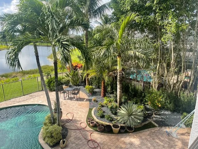 Trusted landscape installation for homes across Coral Springs, FL - Mr Rogers Landscape Service