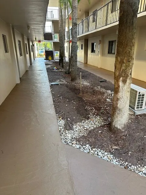 Reliable yard cleanup service for beautiful yards across Coral Springs, FL - Mr Rogers Landscape Service