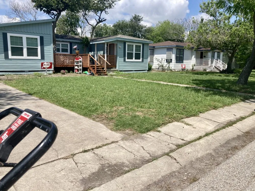 Professional outdoor landscaping experts serving Corpus Christi, TX - Mr Saenz Expert Lawn Care