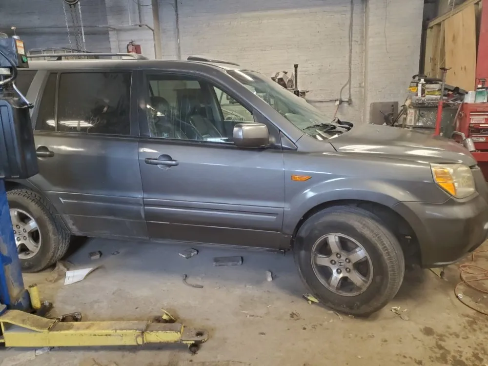 Expert lawn mowing service experts serving Garfield Heights, OH - Mr V's photography