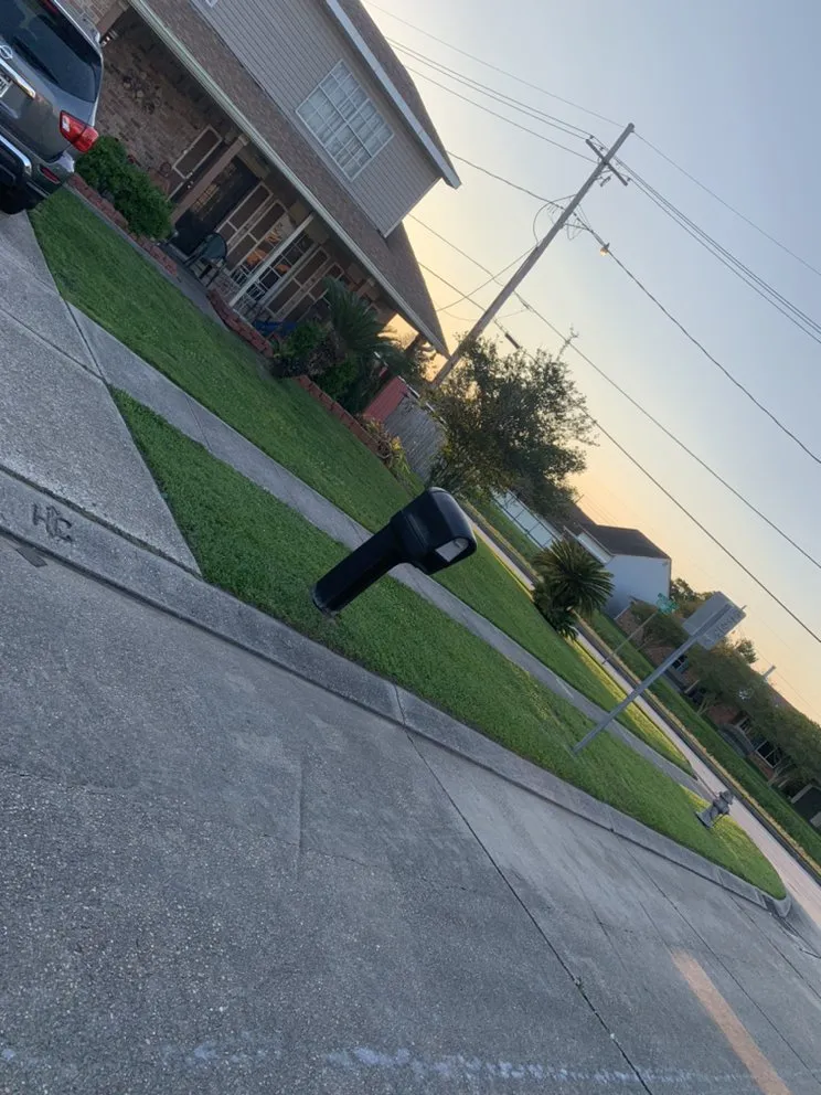 Affordable yard maintenance in Marrero, LA by Mrcutalot