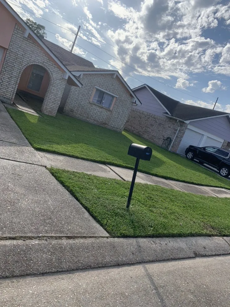 Custom landscape installation experts serving Marrero, LA - Mrcutalot