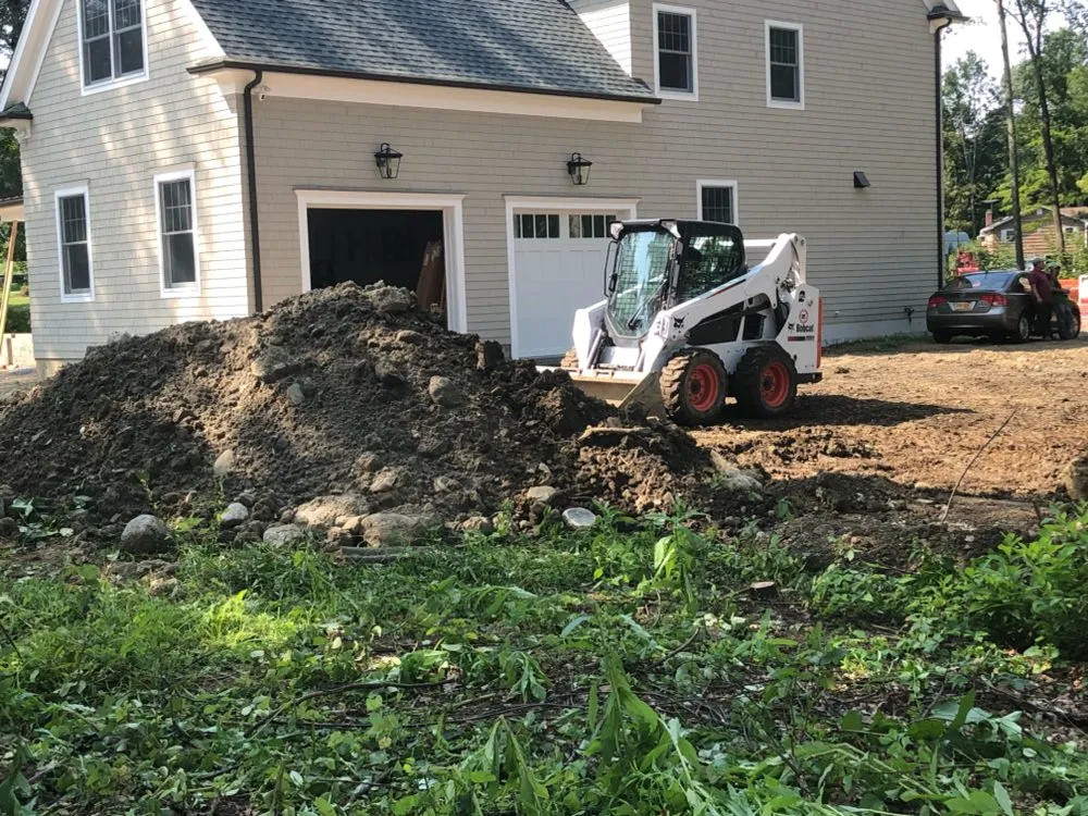 Affordable yard maintenance with custom design in Danbury, CT by MRO Landscaping