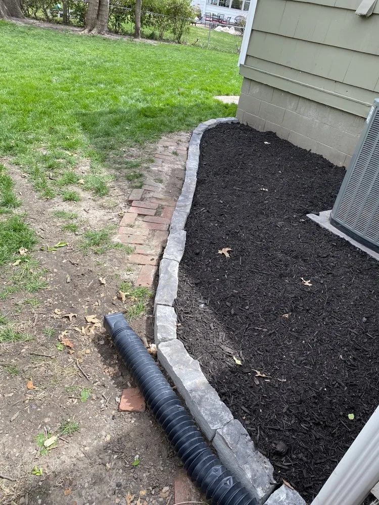Trusted landscape installation in Grandview, MO by Márquez land care