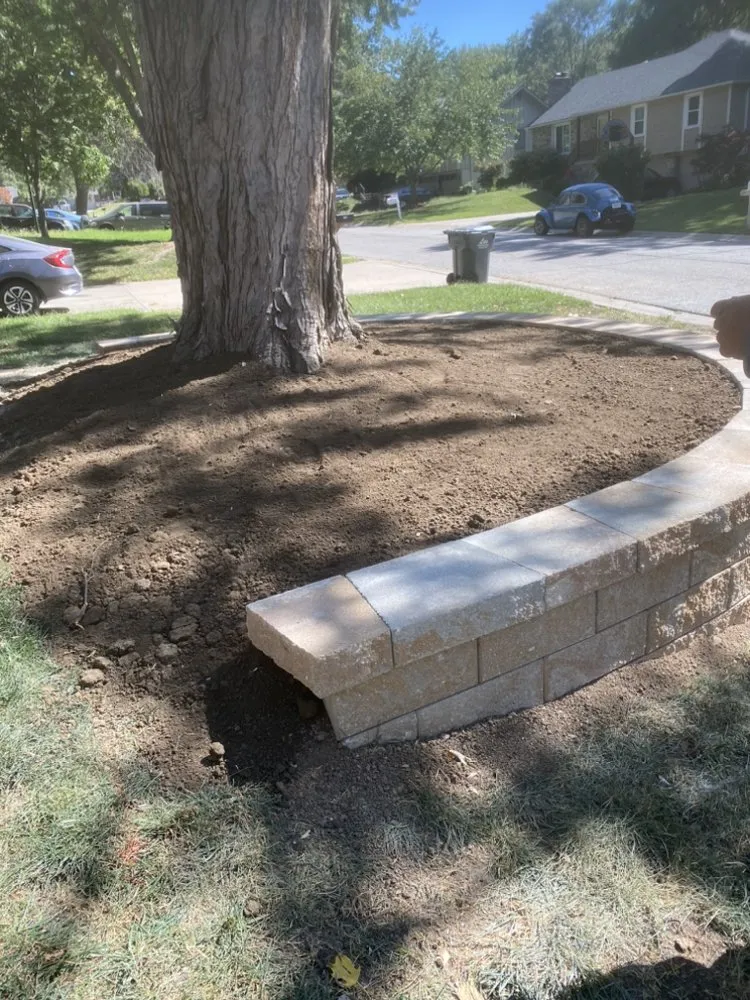 Local yard maintenance in Grandview, MO - Márquez land care