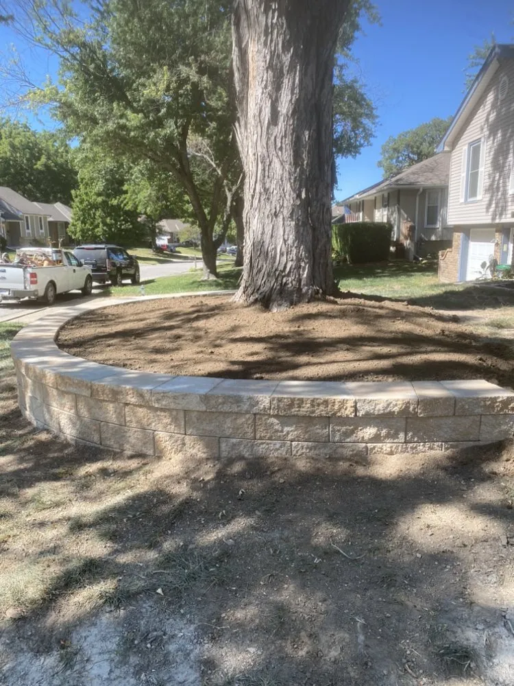 Reliable landscaping services in Grandview, MO by Márquez land care