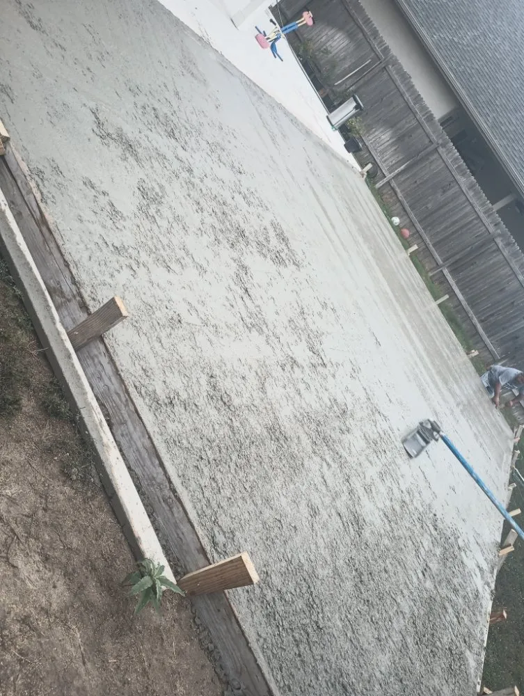 Reliable yard cleanup service near you in Georgetown, TX by Márquez Sprinkler System & Landscpaing & More