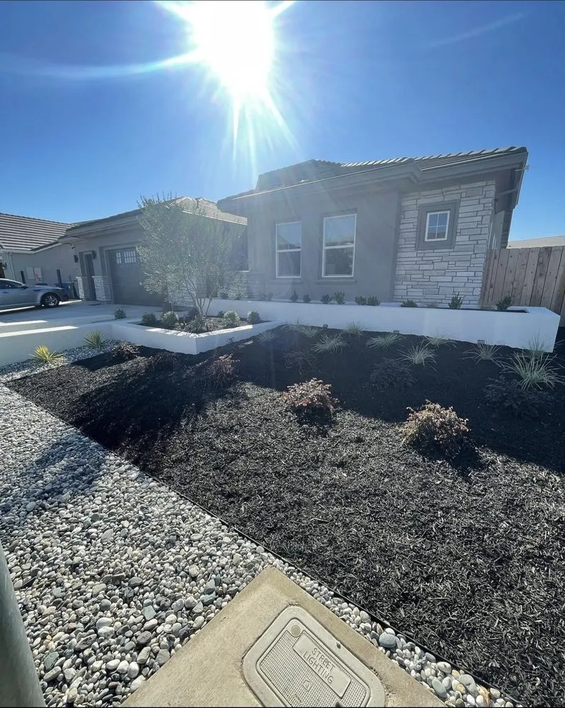 Expert garden landscaping in Riverbank, CA by M&R’s Landscaping and Tree Service Masters