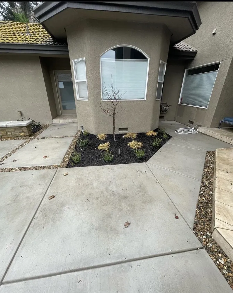 Affordable lawn care service in Riverbank, CA by M&R’s Landscaping and Tree Service Masters