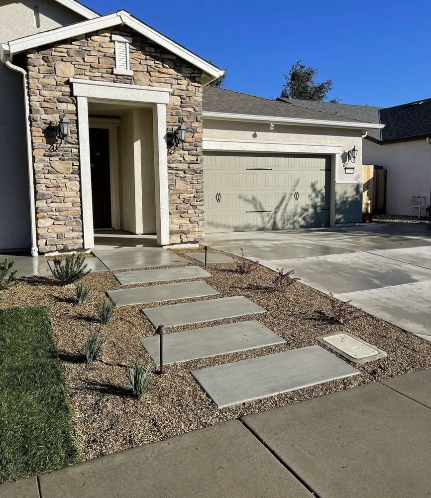 Professional residential landscaping experts serving Riverbank, CA - M&R’s Landscaping and Tree Service Masters