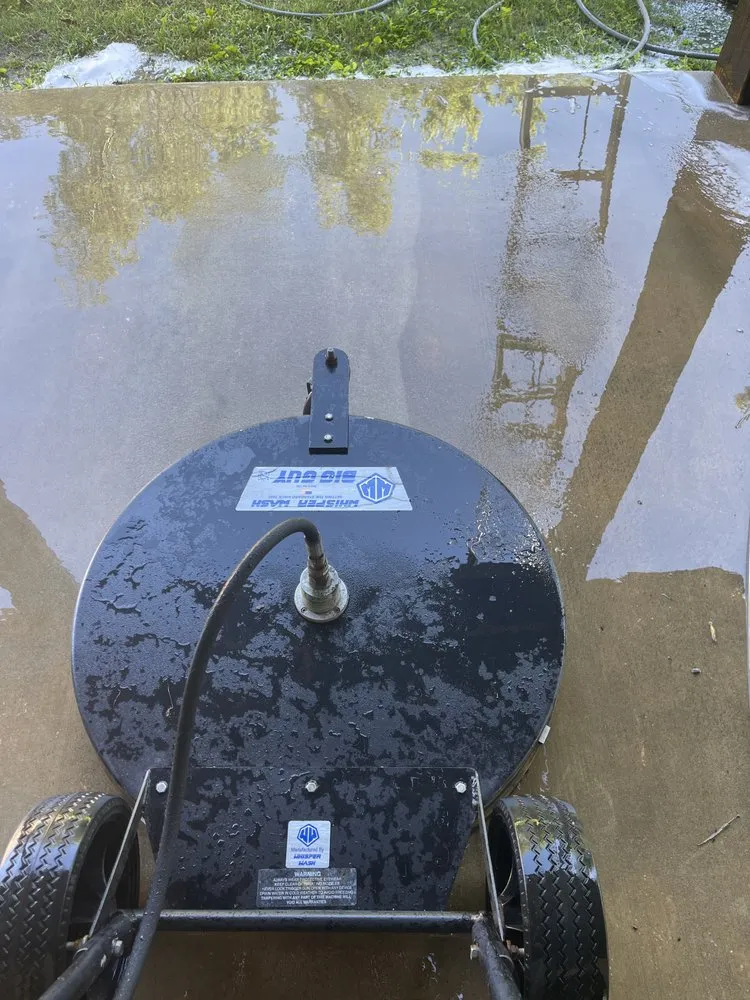 Local lawn care service for homes in Rome, GA by Mr.'s Sparkle Services