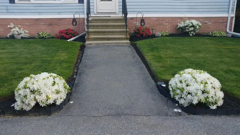Custom garden landscaping in Fall River, MA - MRT Maintenance Landscaper