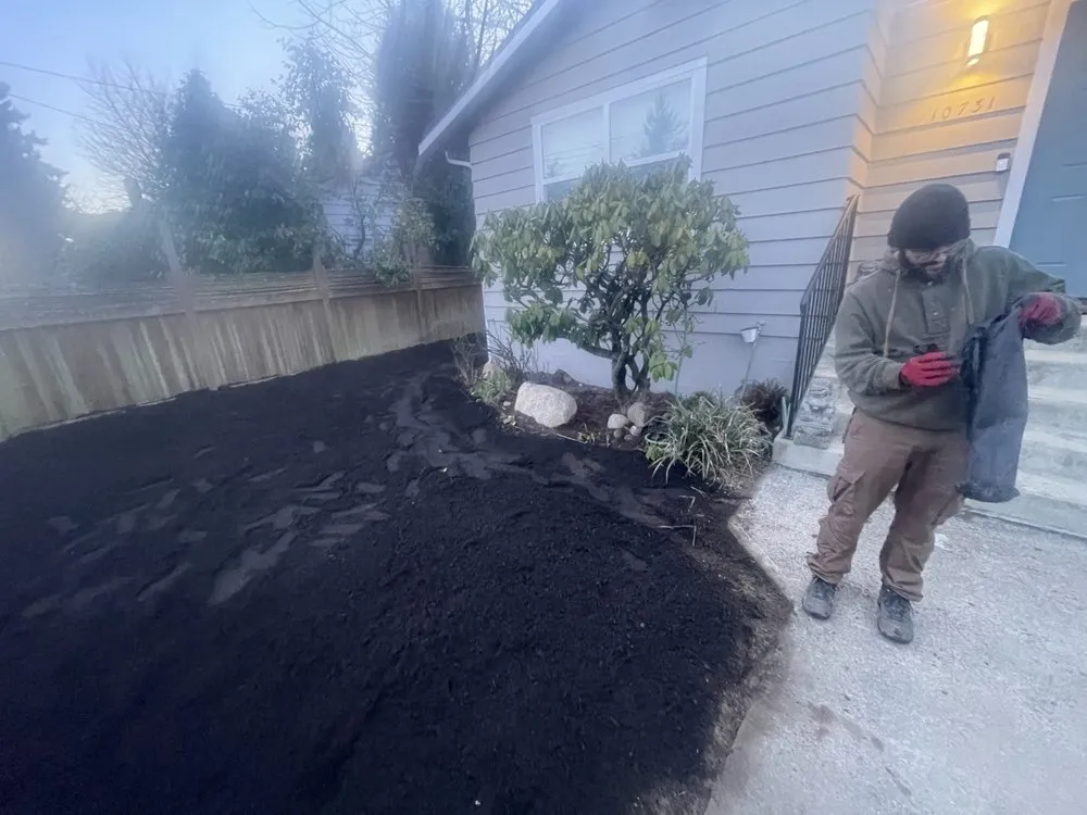 Custom residential landscaping in Lynnwood, WA by M&S Garden