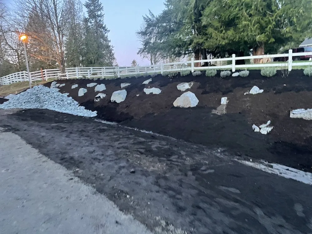 Professional garden landscaping in Lynnwood, WA by M&S Garden