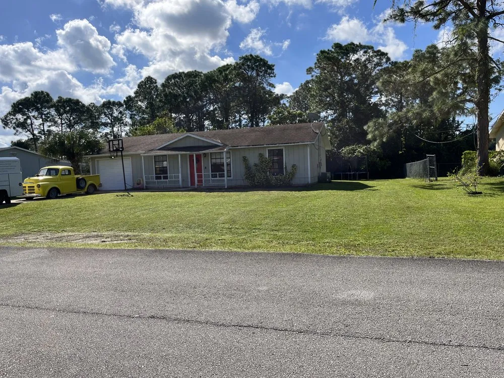 Professional garden landscaping in Melbourne, FL by Ms Lawn Barber