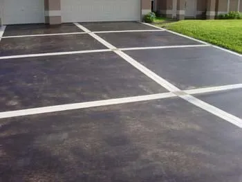 Custom lawn mowing service with custom design across Cape Coral, FL - MSD Curbing