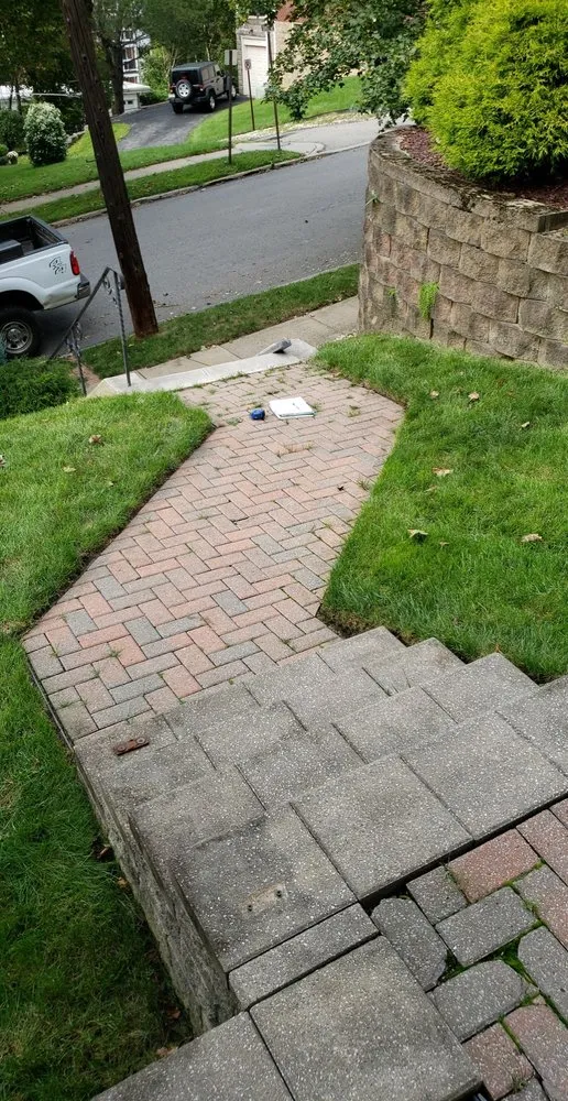 Trusted yard maintenance in Pittsburgh, PA by MSS Landscaping