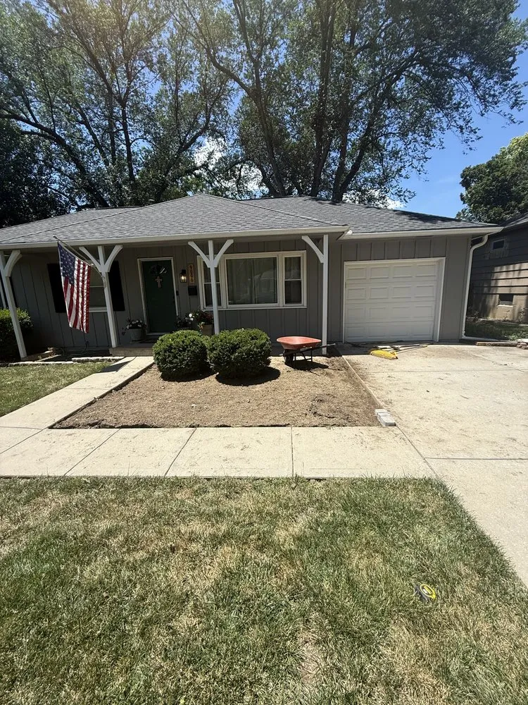 Reliable yard cleanup service in Overland Park, KS by MT Landscapes